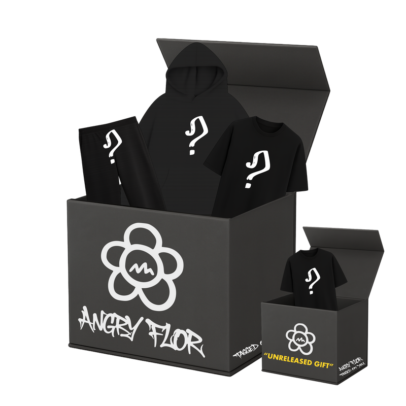 ULTIMATE MYSTERY BOX
